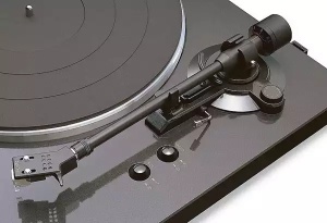 DENON DP 300F Black Gramofon - Img 3