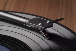 PRO-JECT E1 BT Walnut OM5e Gramofon sa Bluetooth transmisijom - Img 3