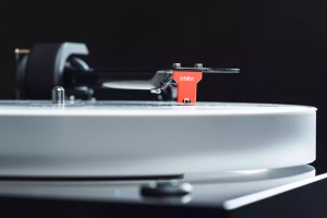 PRO-JECT X2 B Satin Blck Quintet Red - Img 3