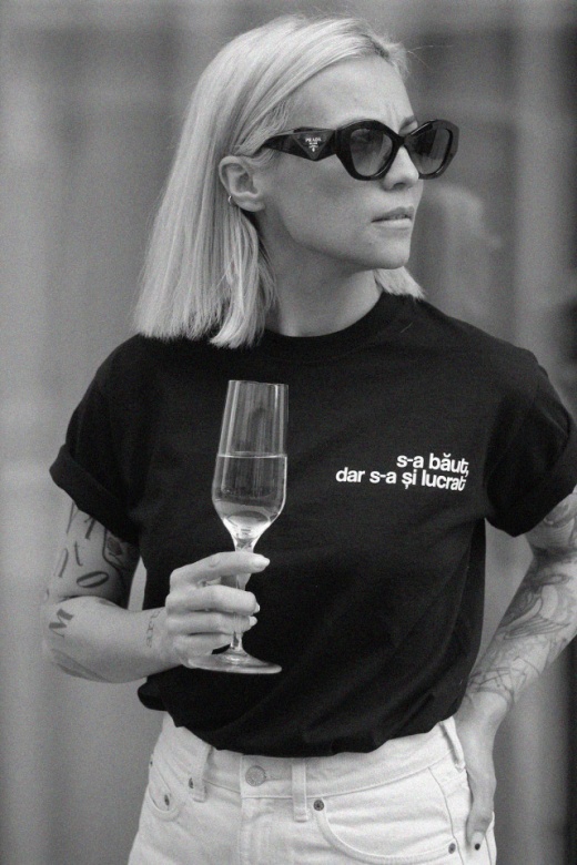 tricou unisex negru "s-a baut, dar s-a si lucrat"