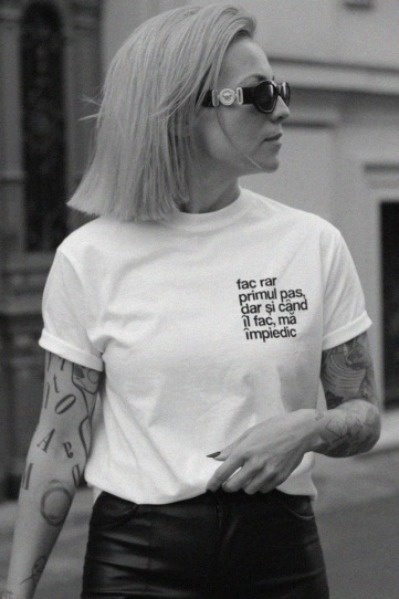 tricou unisex alb "fac rar primul pas" - Img 1