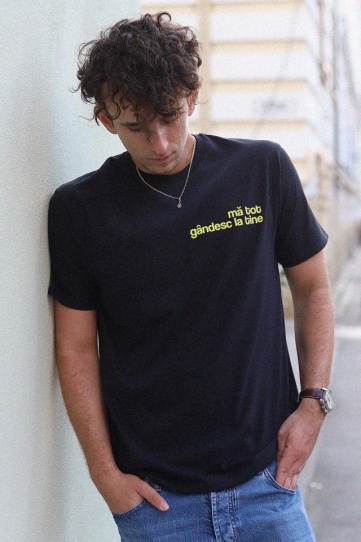 tricou unisex negru "ma tot gandesc la tine" - Img 3