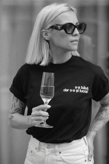tricou unisex negru "s-a baut, dar s-a si lucrat" - Img 1