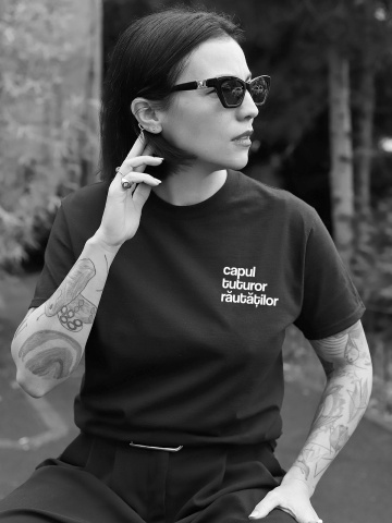 tricou unisex negru "capul tuturor rautatilor"