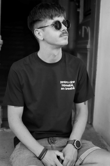 tricou unisex negru "pentru cine intreaba"