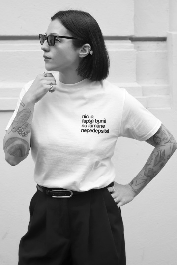 tricou unisex alb "nici o fapta buna"