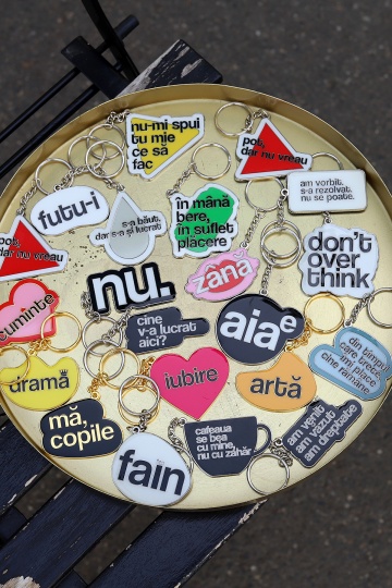 breloc metalic "don't overthink" - Img 2