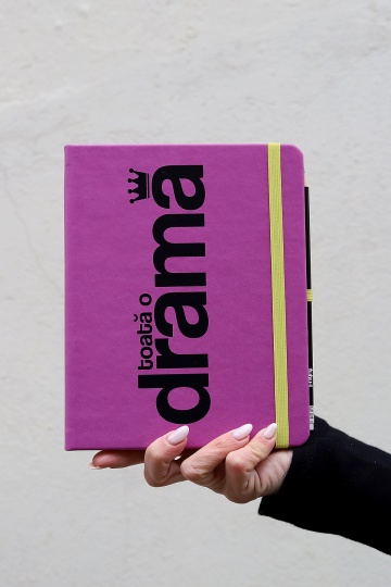 agenda "toata o drama"