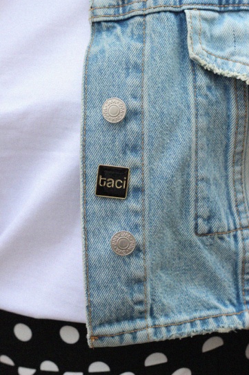 insigna "taci"
