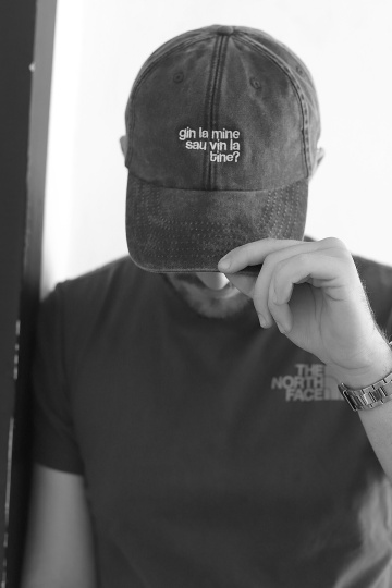 sapca unisex negru "gin la mine"