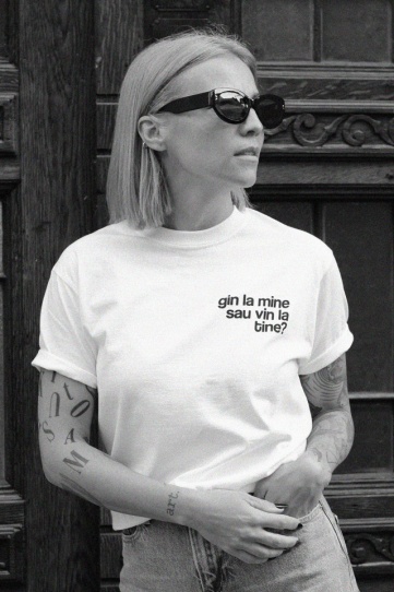 tricou unisex alb "gin la mine"