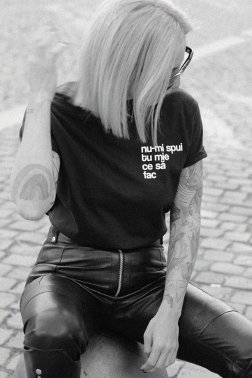 tricou unisex negru "nu-mi spui tu mie"