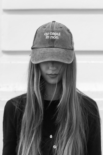 sapca unisex negru "cu capul in nori"