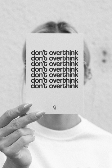 carte postala "don't overthink"
