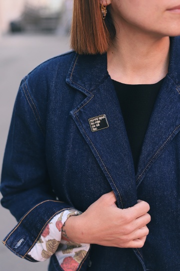 insigna "nu-mi spui tu mie"