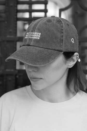 sapca unisex negru "don't overthink"