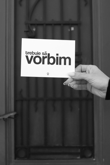 carte postala "trebuie sa vorbim"