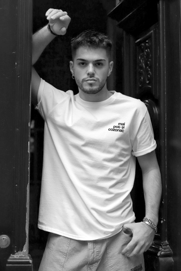 tricou unisex alb "mai pot si cozonac"