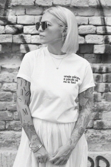 tricou unisex alb "unele pacate e pacat sa nu le faci" - Img 1