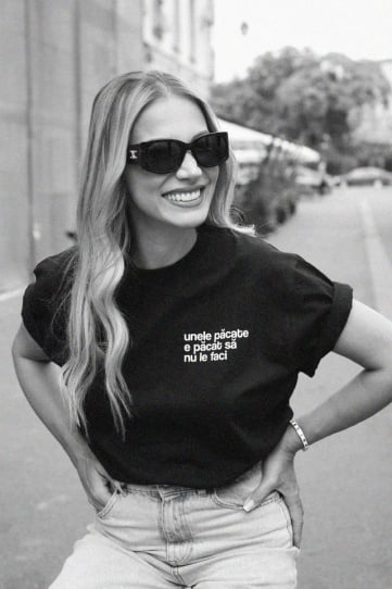 tricou unisex negru "unele pacate e pacat sa nu le faci" - Img 1