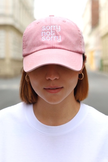 sapca unisex roz "sorry not sorry"