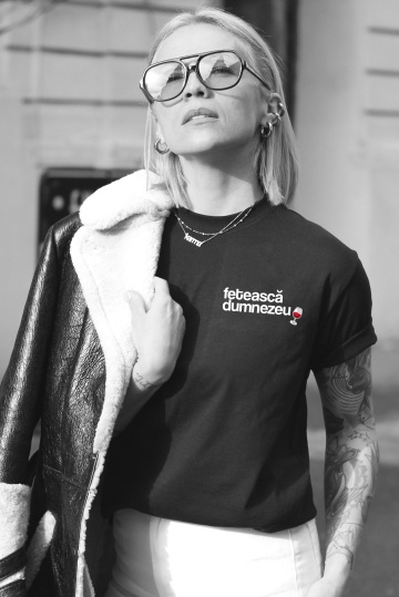 tricou unisex negru "feteasca dumnezeu"