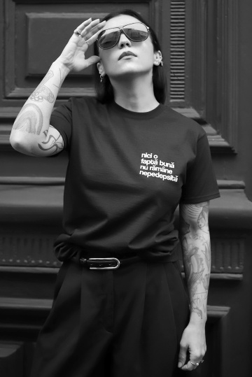 tricou unisex negru "nici o fapta buna"