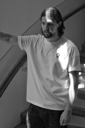 tricou unisex oversize alb "don't overthink" - Img 2