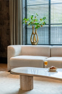 MASUTA DE CAFEA CANTERA, 150 CM, BEJ, DIN TRAVERTIN SI METAL, RICHMOND INTERIORS - Img 2