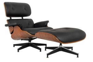 FOTOLIU CU TABURET LOUNGE HM, PIELE NATURALA ITALIANA SI LEMN DE NUC, CULOARE NEGRU/TRANDAFIR, STIL EAMES
