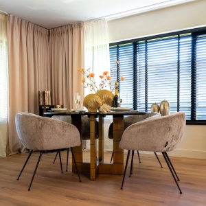 MASA DINING COLLADA, 130 CM, EFECT DE MARMURA NEAGRA/AURIU ANTICHIZAT, DIN MARMURA SI METAL, RICHMOND INTERIORS - Img 2