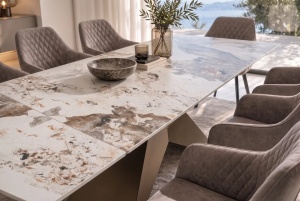 MASA EXTENSIBILA DINING DIAMOND 180/220/260CM, REALIZATA DIN METAL SI CERAMICA PANDORA, CU ASPECT DE MARMURA ALB/MARO SI CULOARE BRONZ - Img 5