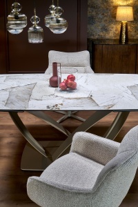 MASA DINING EXTENSIBILA BENJAMIN 160/240 CM, CULOARE BEJ/ CASMIR, BLAT DIN STICLA, CERAMICA SI PICIOARE DIN METAL, STIL MODERN - Img 10