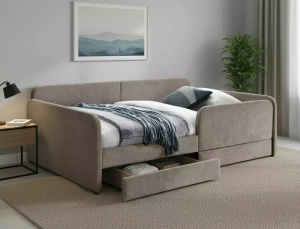 PAT DIVAN, CU SERTARE, STIL AMELIA, CU TAPITERIE DIN TEXTIL RAVEN BEJ INCHIS 30 SI LAMELE CURBATE, STIL MODERN