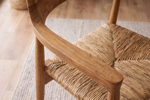 SCAUN BESTSELLER, KENNEDY, CU BRATE, REALIZAT DIN LEMN DE PIN SI RATAN, CULOARE NATUR, PENTRU RESTAURANTE SI CAFENELE - Img 2