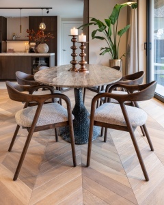 SCAUN DINING MIHARA, REALIZAT DIN LEMN DE CAUCIUC SI TEXTIL IGNIFUG, CULOARE MARO, DESIGN DEOSEBIT, RICHMOND INTERIORS - Img 10