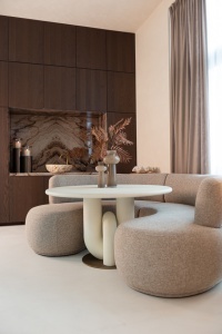 SOFA LIVING ROTUNDA SORROBON DIN METAL, LEMN SI TEXTIL, DE CULOARE MARO, DESIGN MODERN - Img 5