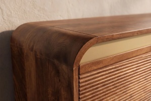 COMODA LIVING TV 160CM, REALIZATA DIN LEMN DE MANGO, DETALII AURII, CULOARE MARO/AURIU - Img 4