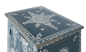 COMODA LIVING MACAO 50CM, REALIZATA DIN LEMN DE MANGO SI METAL, CULOARE ALBASTRU/ALB, GINER Y COLOMER - Img 5