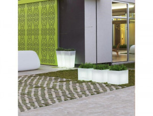 SUPORT GHIVECI ILUMINAT NARCISO 40 SOLAR STIL MODERN, CONFECTIONAT DIN POLIETILENA