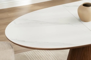 Masă de sufragerie QNIQUE, extensibilă de la 160 la 200 cm, aspect lemn de nuc închis, blat din marmură ceramică albă - Img 4