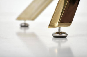 MASA LIVING RAYMOND 2, EFECT DE MARMURA ALBA/AURIU, 100 CM, BLAT DIN STICLA SI PICIOARE DIN METAL, STIL MODERN - Img 6