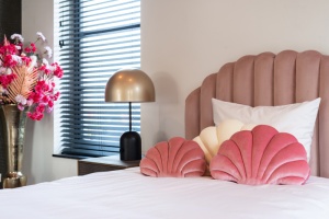 PAT DORMITOR BELMOND, 120 CM, ROZ, TAPITERIE DIN CATIFEA, RICHMOND INTERIORS - Img 3