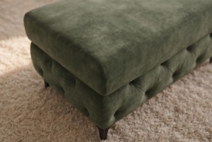TABURET CHESTERFIELD 95CM, DIN LEMN SI TEXTIL CATIFEA, CULOARE VERDE, INVICTA INTERIOR - Img 3