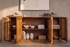 BUFET LIVING SCULPTURA 170CM, CU LAMELE DESCHISE, MARGINI ROTUNJITE, REALIZAT DIN LEMN MASIV DE MANGO, CULOARE MARO/NATUR - Img 10