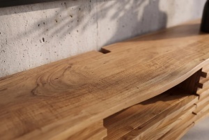 COMODA TV RELIEF 200CM, REALIZATA DIN LEMN MASIV DE SALCAM, MONTAJ PE PERETE, CULOARE NATUR, INVICTA INTERIOR - Img 4