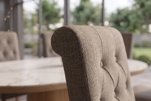 SET 2 SCAUNE DINING CASA, CU PICIOARE DIN LEMN SI TEXTIL, STIL IN, CULOARE TAUPE - Img 5