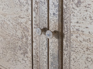 VITRINA DARIEL 120CM, REALIZATA DIN LEMN DE MANGO, CULOARE BEJ ANTICHIZAT, STIL RUSTIC, GINER Y COLOMER - Img 4
