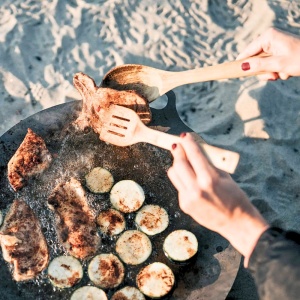 Disc din Oțel pentru Gătit – 60 cm, cu 3 Picioare Detașabile și Mânere Laterale - Img 3