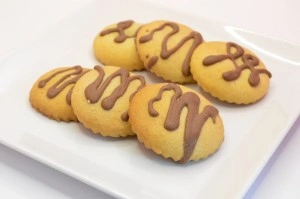 Fursecuri Fragede cu Dulceata si Caise 200g